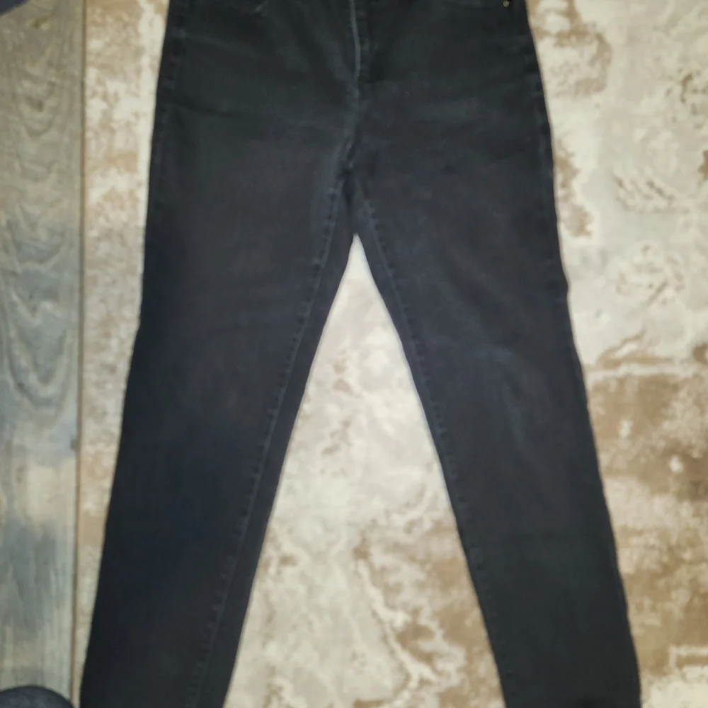 Bandolino Women's Black Straight Leg Jeans